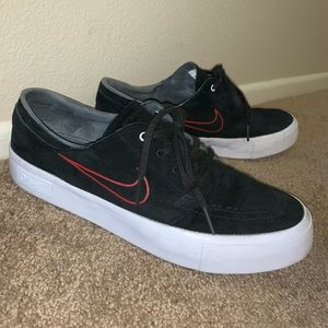 BLACK AND RED NIKE JANOSKIS
